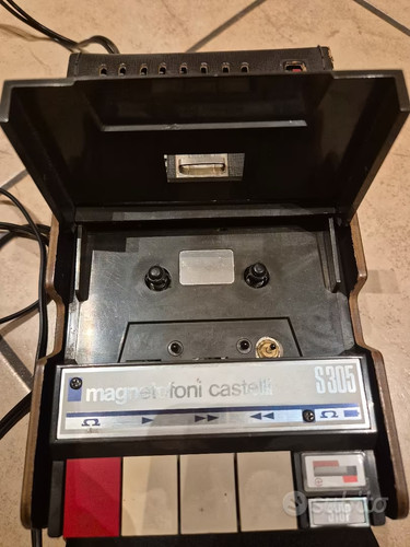 Registratore cassette - a,
